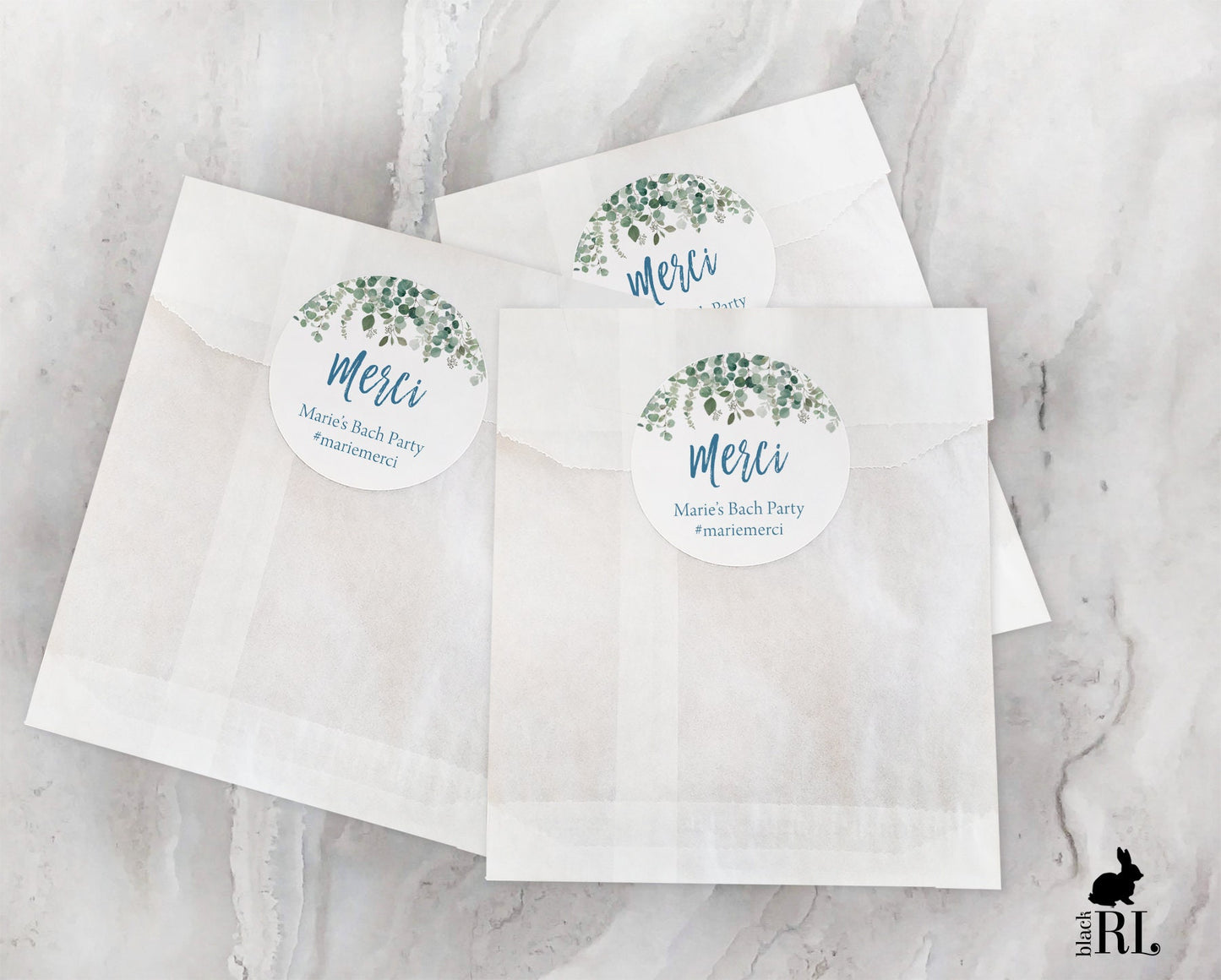 Printed Round Labels in 3 Sizes / Falling Eucalyptus Leaves - FE20